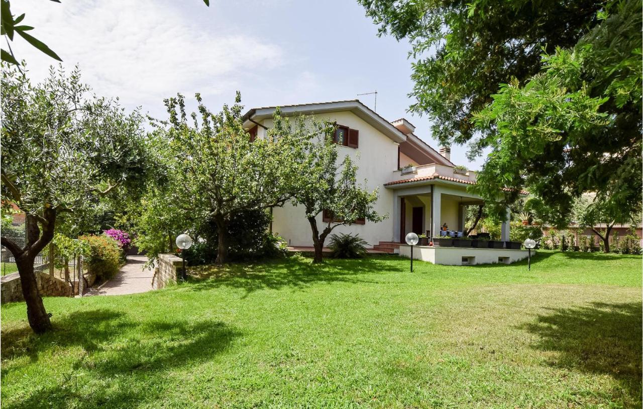 Cozy Home In Anguillara Sabazia With Kitchenette المظهر الخارجي الصورة